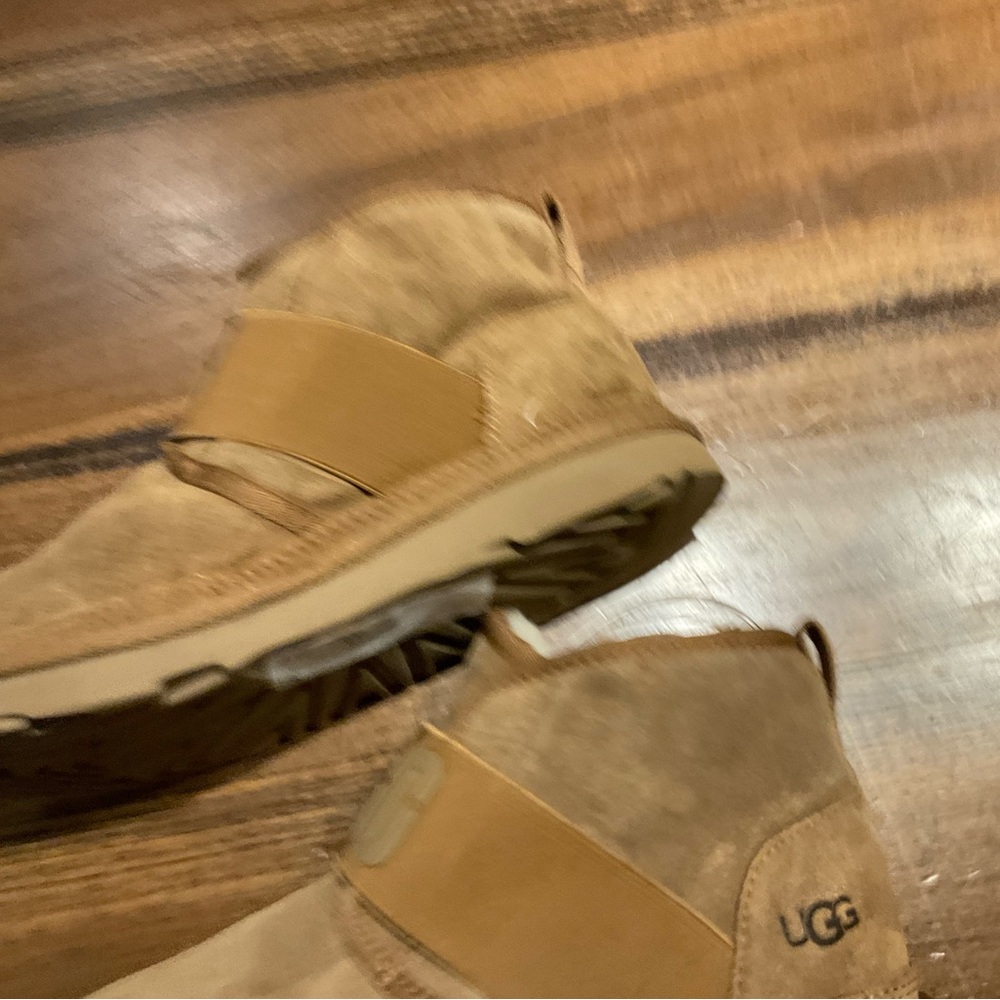 UGG Chestnut Suede Boots with Plush Lining - Picture 3 of 9